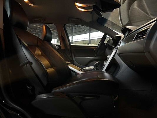 Volvo V70 2.0 T5 Summum 241pk 2017, Z-082-HJ