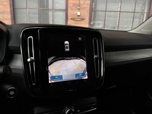 Volvo XC40 2.0 B3 Mild-Hybrid 163pk 2024