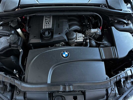 BMW 118i Cabrio High Executive 1-Serie 143 PS 2011, L-752-XS