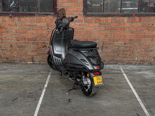 Piaggio Vespa Sprint 4T 2015 Scooter, DBL-64-H