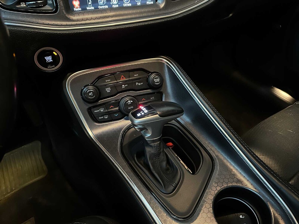 Dodge Challenger SXT PLUS 3,6 V6 305 PS 2015