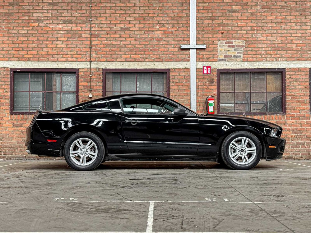 Ford Mustang 3.7 V6 305pk 2012 Coupe -Handgeschakeld-