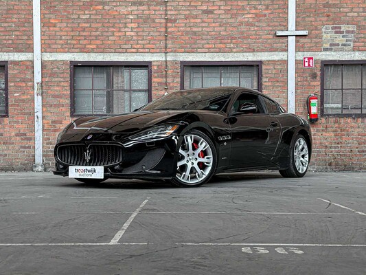 Luxury en sports cars te Milsbeek