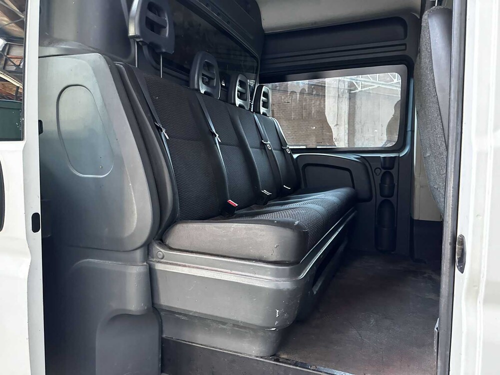 Peugeot Boxer 335 2.2 HDI L3H2 XR 150pk 2016 7-Persoons Bedrijfswagen, V-584-GT
