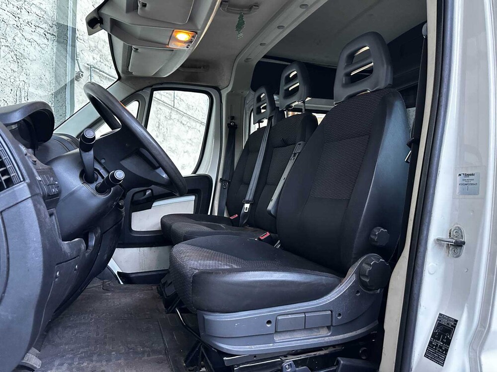 Peugeot Boxer 335 2.2 HDI L3H2 XR 150pk 2016 7-Persoons Bedrijfswagen, V-584-GT