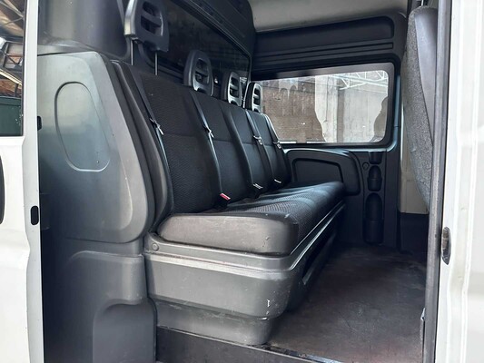 Peugeot Boxer 335 2.2 HDI L3H2 XR 150pk 2016 7-Persoons Bedrijfswagen, V-584-GT