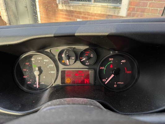 Iveco Daily 40C17 3.0 375 170pk 2016, VS-281-H 