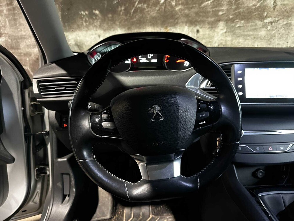 Peugeot 308 SW 1.2 PureTech Blue Lease Executive 110pk 2016 (Origineel-NL), JT-458-P