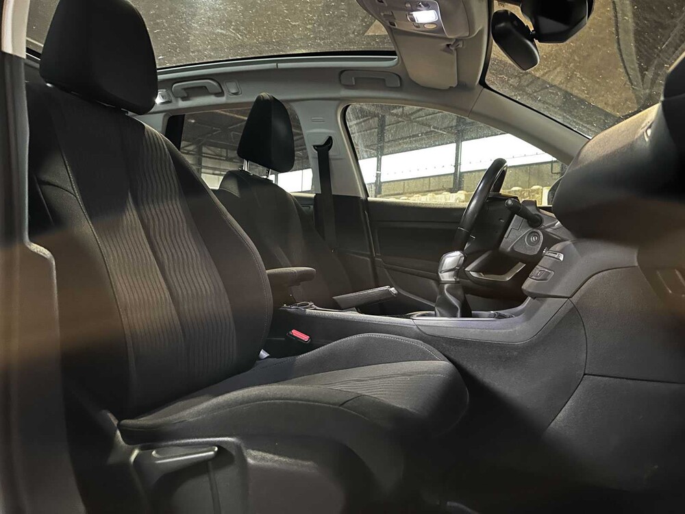 Peugeot 308 SW 1.2 PureTech Blue Lease Executive 110pk 2016 (Origineel-NL), JT-458-P