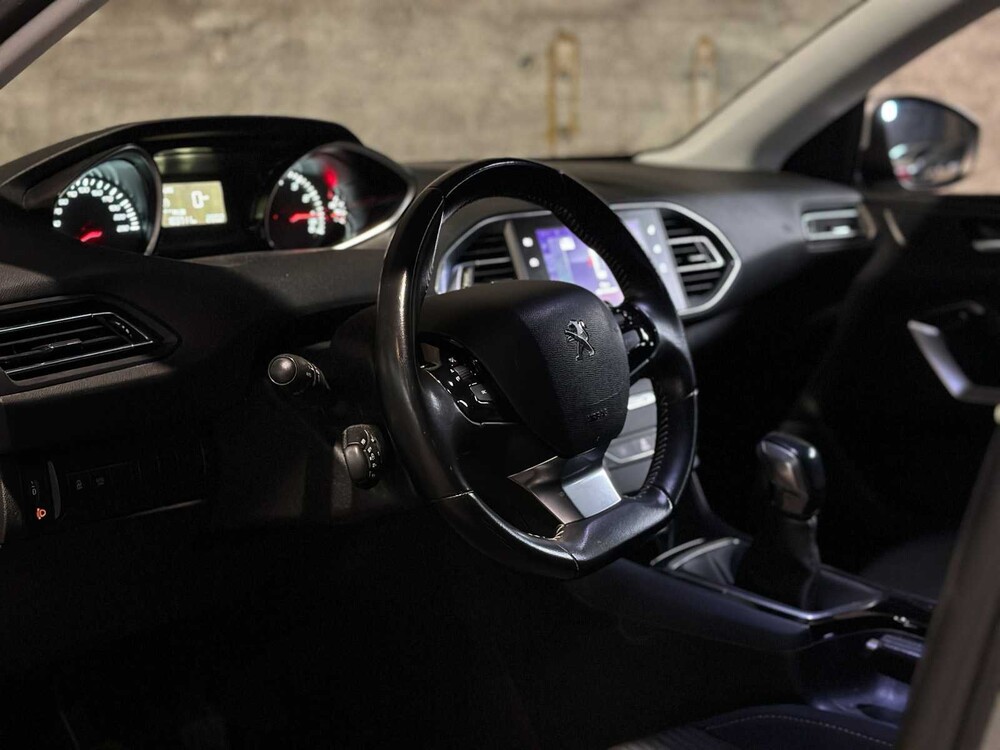 Peugeot 308 SW 1.2 PureTech Blue Lease Executive 110pk 2016 (Origineel-NL), JT-458-P