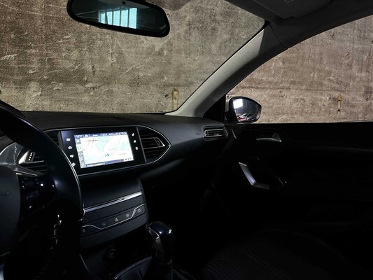 Peugeot 308 SW 1.2 PureTech Blue Lease Executive 110pk 2016 (Origineel-NL), JT-458-P