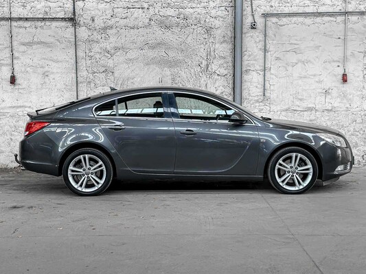 Opel Insignia 1.6 T Edition 179 PS 2010 (Original-NL), 45-NJT-2