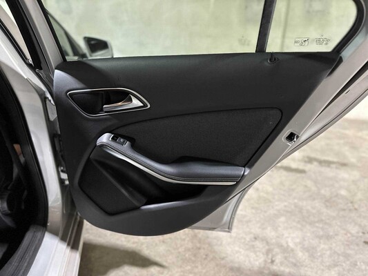 Mercedes-Benz A180 Ambition A-Klasse 121 PS 2012 (Original-NL), 75-ZJJ-1