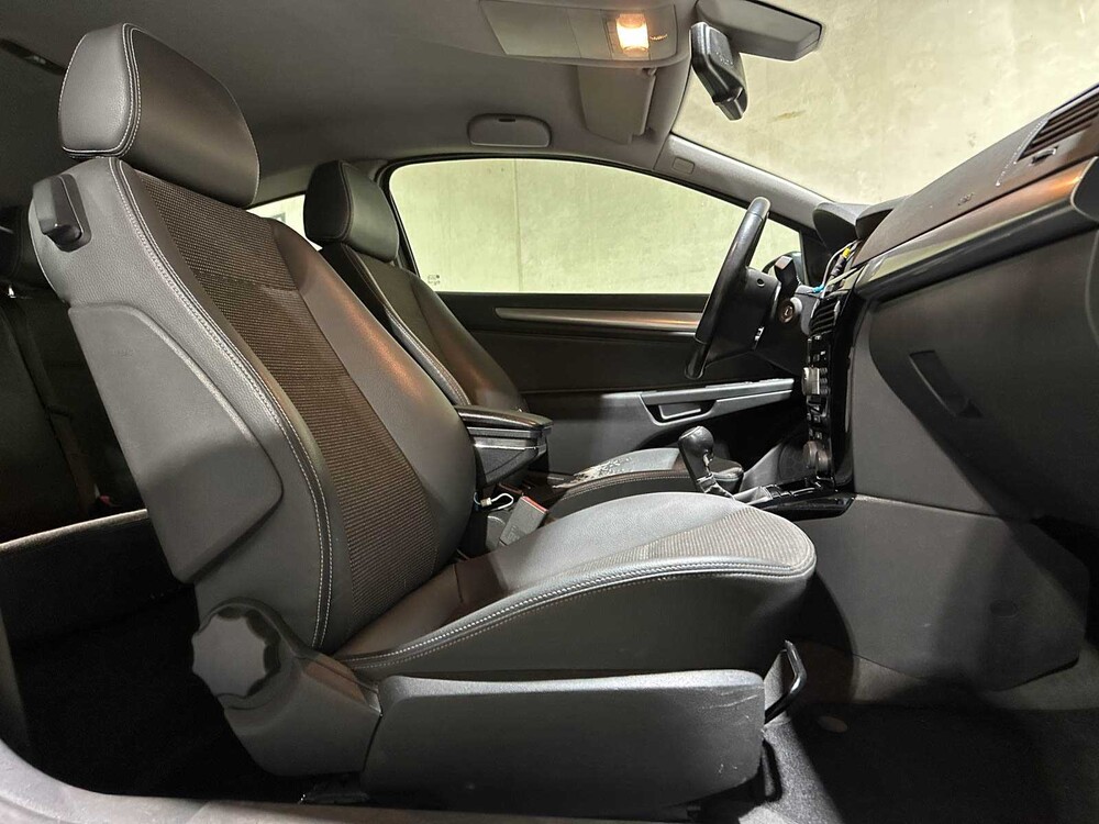 Opel Astra GTC 1,8 Cosmo 140 PS 2009 (Original-NL), 16-JDN-1