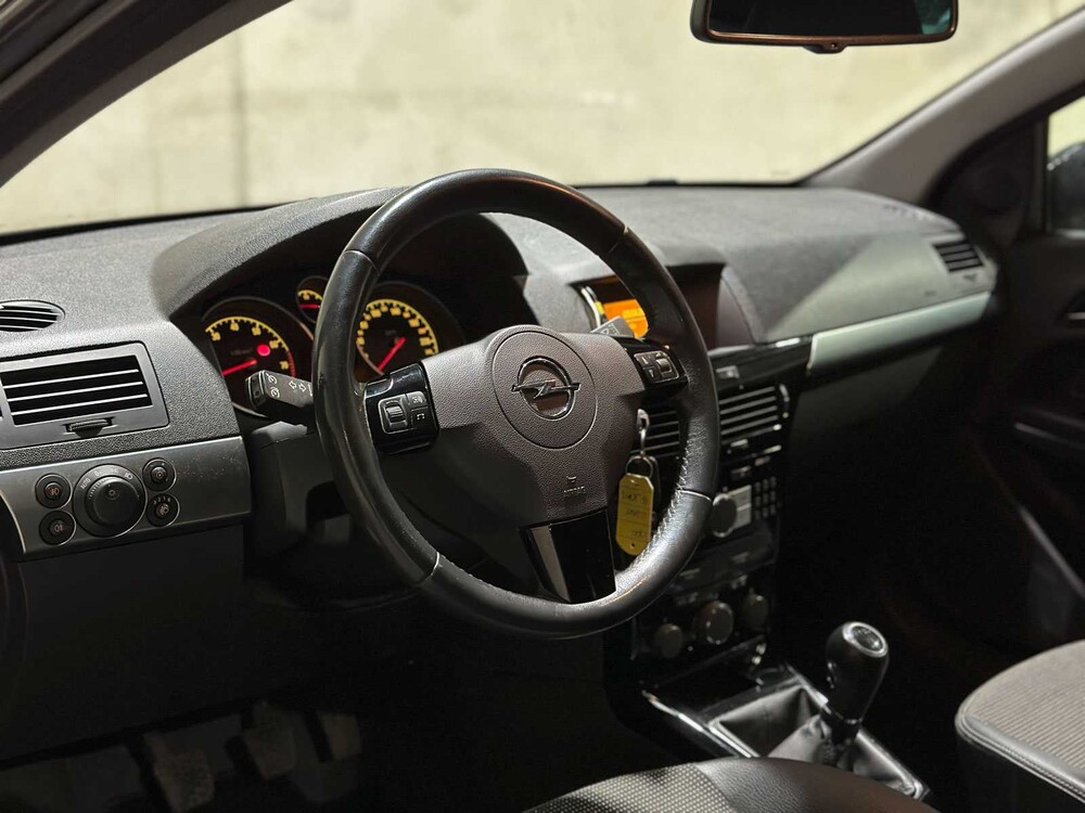 Opel Astra GTC 1.8 Cosmo 140pk 2009 (Origineel-NL), 16-JDN-1