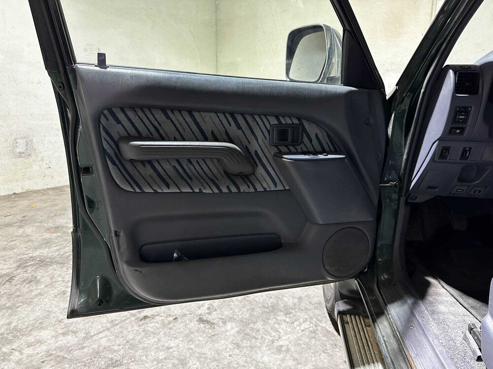 Toyota LandCruiser 90 3.0 HR Blind Van 123pk 2000 (Origineel-NL), 27-VS-NR