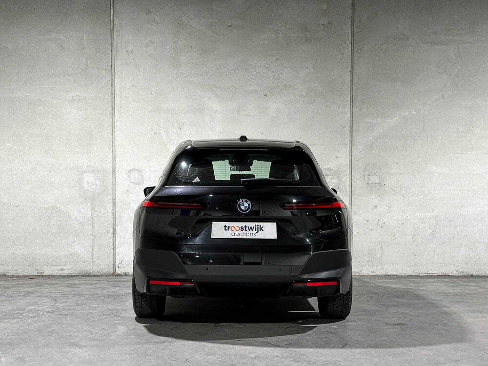 BMW iX xDrive40 Executive 77 kWh 326pk 2023 (Origineel-NL), T-756-HD