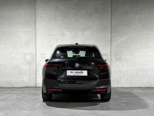 BMW iX xDrive40 Executive 77 kWh 326pk 2023 (Origineel-NL), T-756-HD
