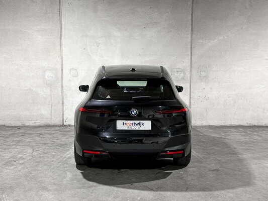 BMW iX xDrive40 Executive 77 kWh 326pk 2023 (Origineel-NL), T-756-HD