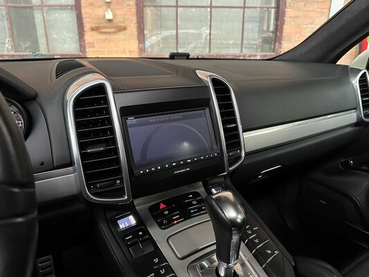 Porsche Cayenne Turbo 4.8 V8 500HP 2010 38,000KM!