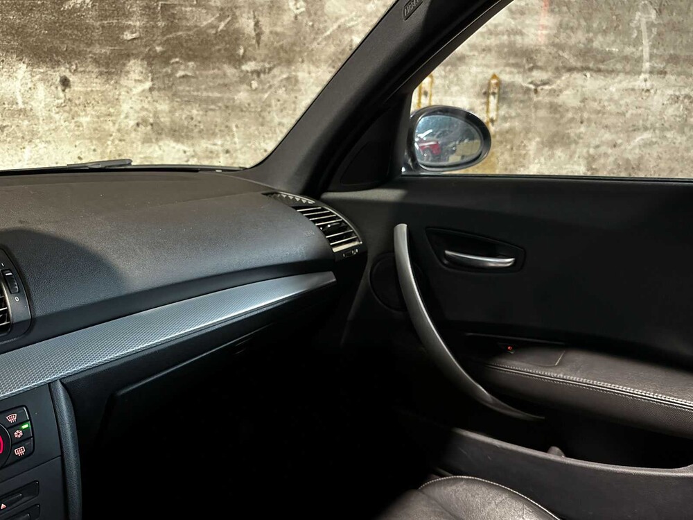 BMW 130i Introduction M-Sport 3.0 6-cilinder in-lijn 265pk 2005 1-serie, 50-TH-RD Youngtimers