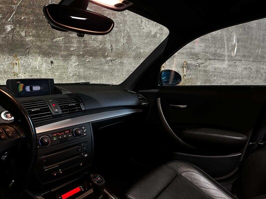 BMW 130i Introduction M-Sport 3.0 6-cilinder in-lijn 265pk 2005 1-serie, 50-TH-RD Youngtimers