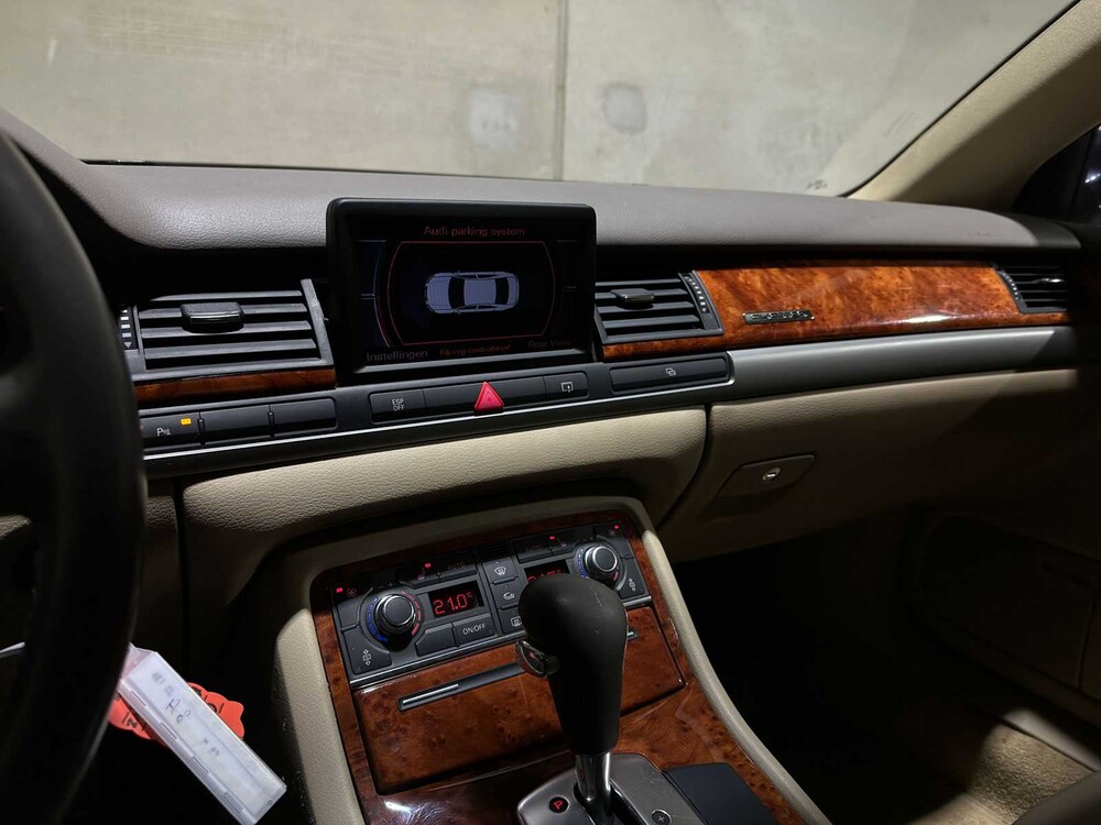 Audi A8 4.2 V8 Quattro Pro Line 350pk 2007 (Origineel-NL + 1e Eigenaar), 25-XH-VZ