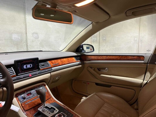 Audi A8 4.2 V8 Quattro Pro Line 350hp 2007 (Original-NL + 1st Owner), 25-XH-VZ