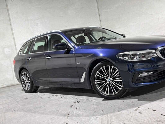 BMW 520i Touring High Executive Sport-Line 5-serie 184pk 2019 (Origineel-NL), XG-208-V