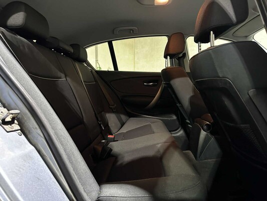 BMW 116i Corporate Business Line 1-serie 121pk 2010, 65-LFP-5