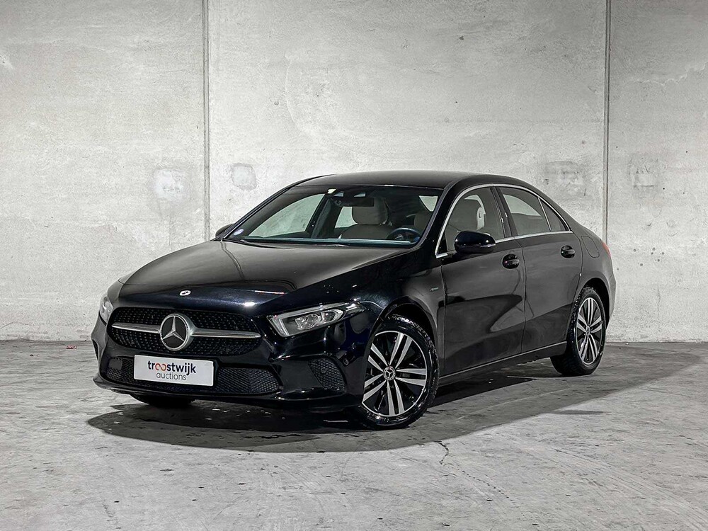 Mercedes-Benz A250 e Business Solution Luxury Limited 218pk 2020 (Origineel-NL + 1e Eigenaar) A-klasse, J-849-SG