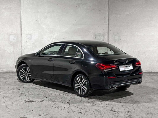 Mercedes-Benz A250 e Business Solution Luxury Limited 218hp 2020 (Original-NL + 1st Owner) A-class, J-849-SG