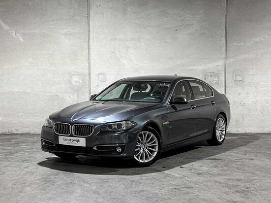 BMW 520i Luxury Edition 5-serie 181pk 2017 (Origineel-NL), NP-432-L