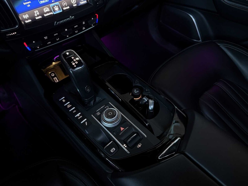 Maserati Levante 3.0 V6 AWD GranLusso 349pk 2019, T-075-PR