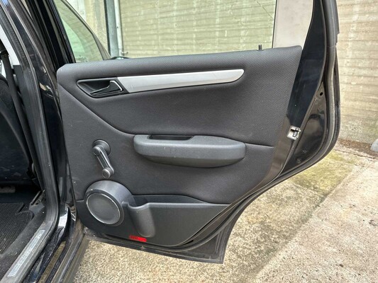 Mercedes-Benz A170 Avantgarde 116pk 2005 (Origineel-NL) A-klasse Automaat, 31-RK-BR