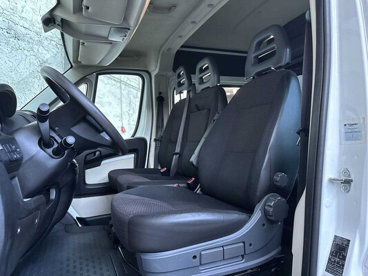 Peugeot Boxer 335 2.2 HDI L3H2 XR DC 6-Persoons 150pk 2016 Bedrijfswagen, V-165-GX
