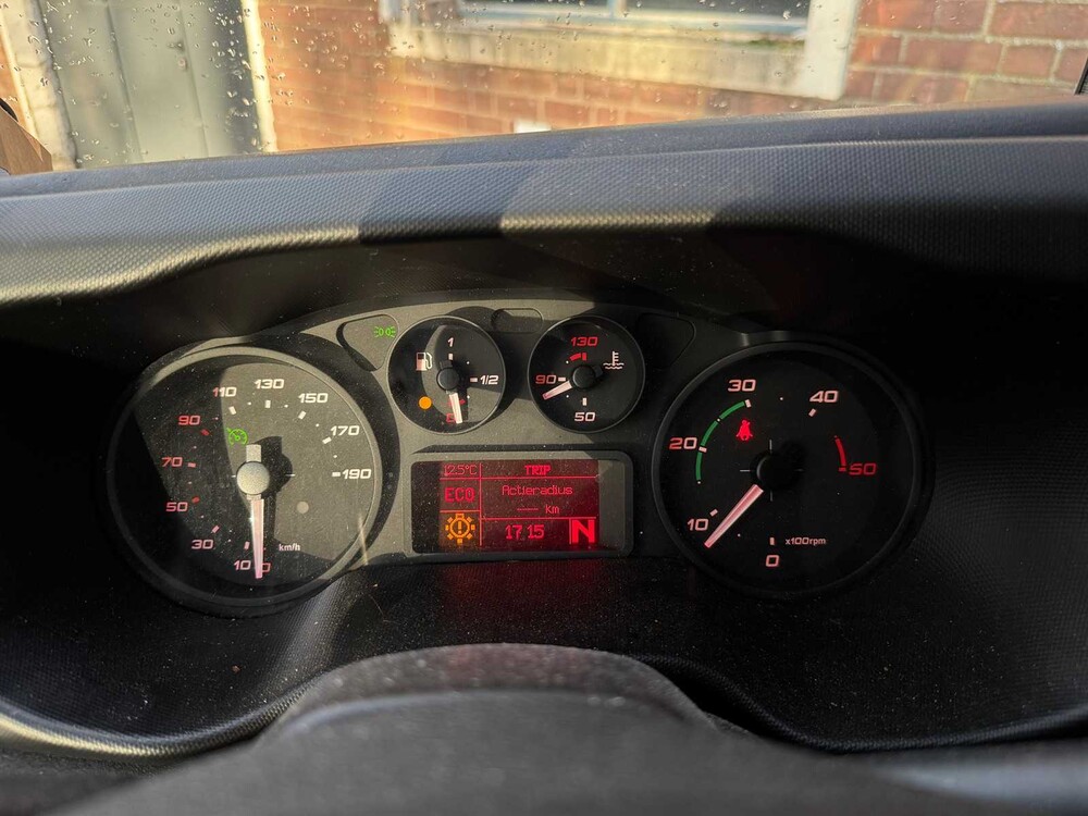 Iveco Daily 40C17 3.0 375 170pk 2016, VS-281-H 
