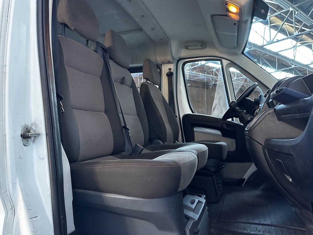 Peugeot Boxer 330 2.0 HDI Pro 6-Persoons Bedrijfswagen 110pk 2017, VFZ-61-L