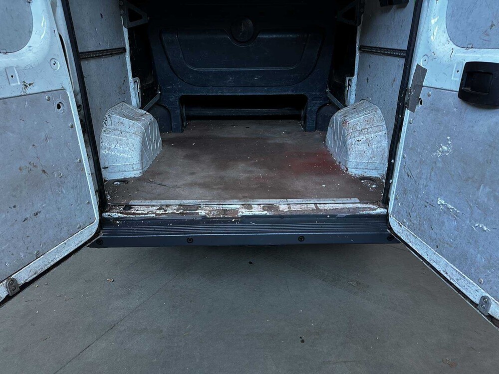Peugeot Boxer 330 2.0 HDI Pro 6-Persoons Bedrijfswagen 110pk 2017, VFZ-61-L