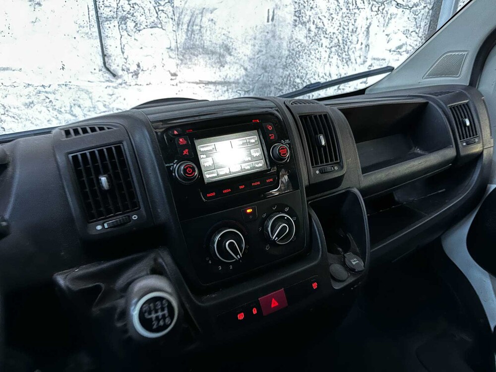 Peugeot Boxer 330 2.0 HDI Pro 6-Persoons Bedrijfswagen 110pk 2017, VFZ-61-L