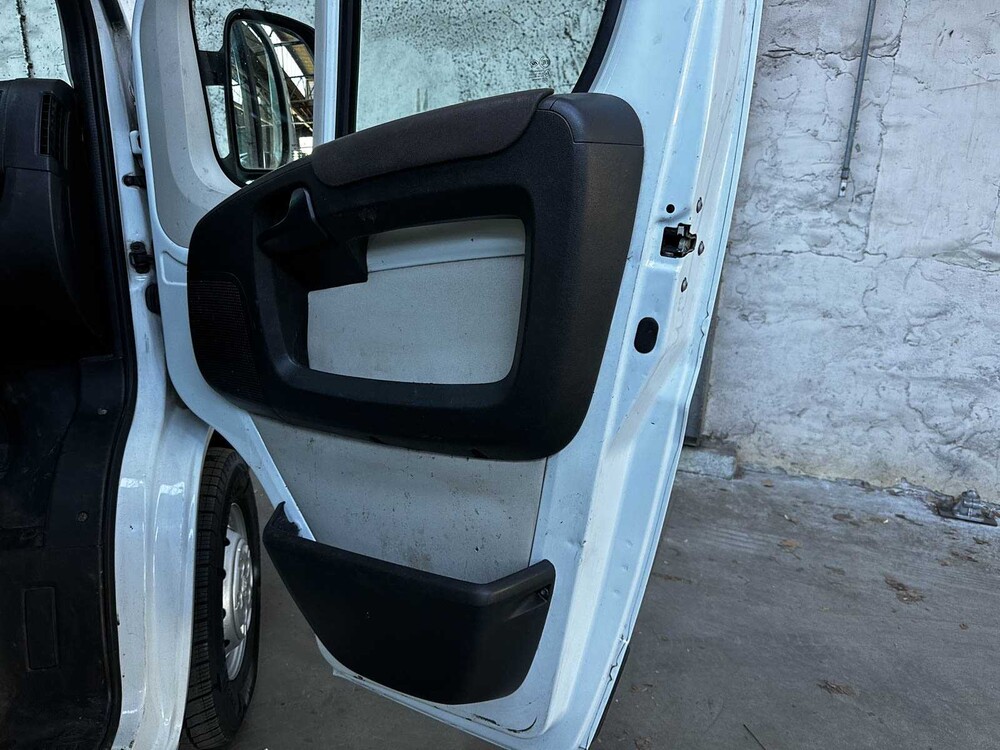 Peugeot Boxer 330 2.0 HDI Pro 6-Persoons Bedrijfswagen 110pk 2017, VFZ-61-L