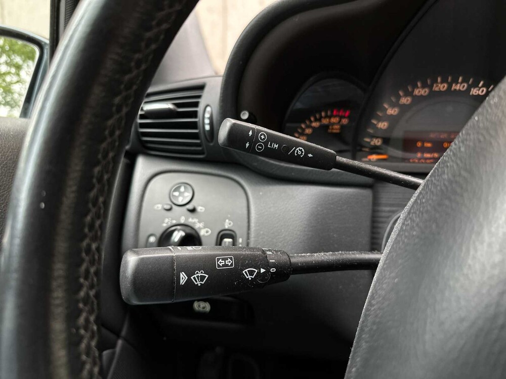 Mercedes-Benz C230 K C-klasse Sportcoupé 197pk 2004, SZ-183-P youngtimer