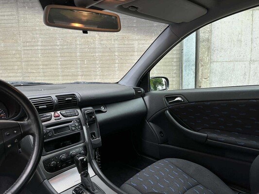 Mercedes-Benz C230 K C-klasse Sportcoupé 197pk 2004, SZ-183-P youngtimer