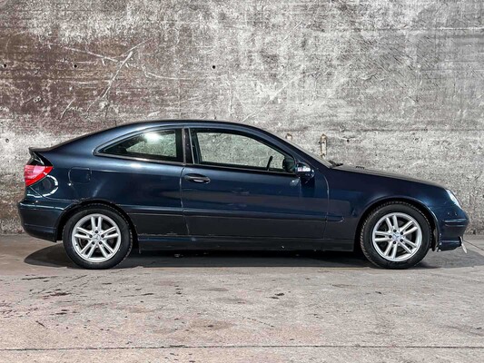 Mercedes-Benz C230 K C-klasse Sportcoupé 197pk 2004, SZ-183-P youngtimer