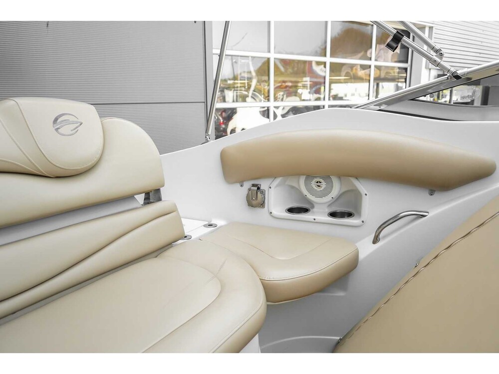 Crownline 266SC 2012 Speedboot (Mercruiser Motor 349,3PK) - (Trailer Harbeck BT3500M 62-WSJ-2)