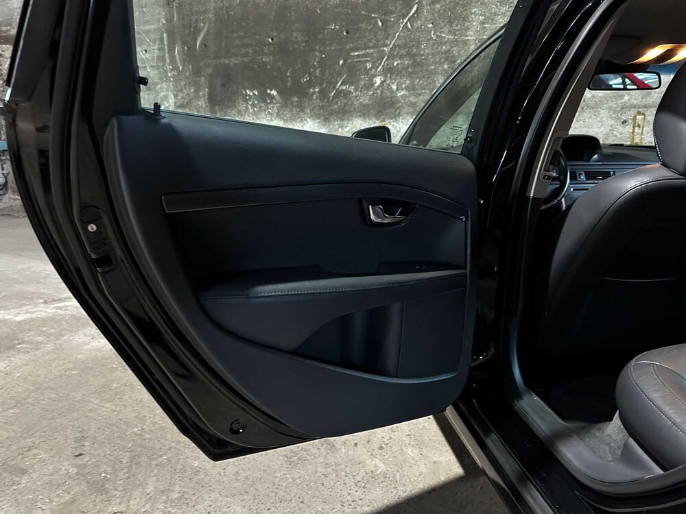 Volvo V70 2.0 T5 Summum 241pk 2017, Z-082-HJ