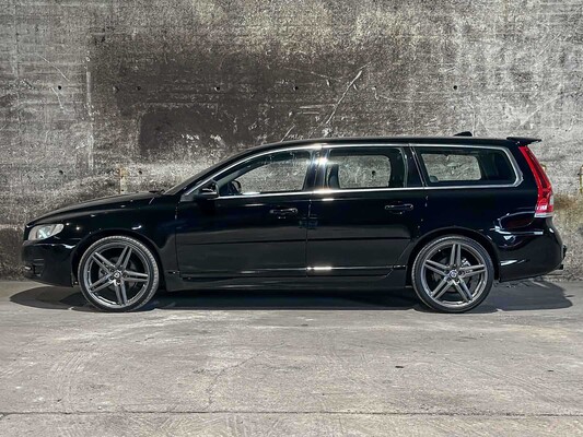 Volvo V70 2.0 T5 Summum 241pk 2017, Z-082-HJ