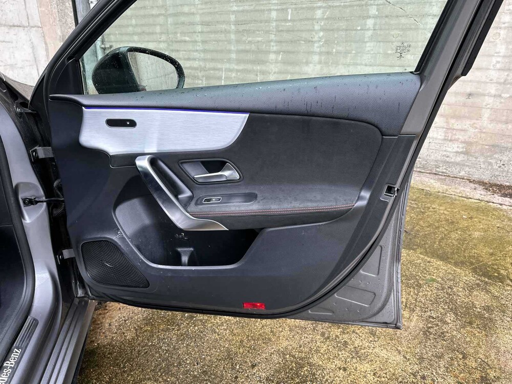 Mercedes-Benz A180 d Launch Edition Premium Plus 116pk 2019 A-Klasse, X-668-XH