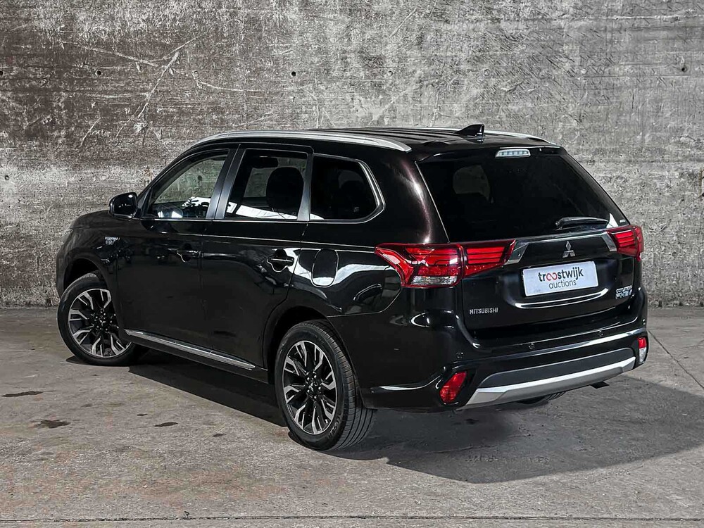 Mitsubishi Outlander 2.0 PHEV Instyle CWO GGP21 203pk 2015 (Origineel-NL) Plug-In Hybrid, HG-301-Z