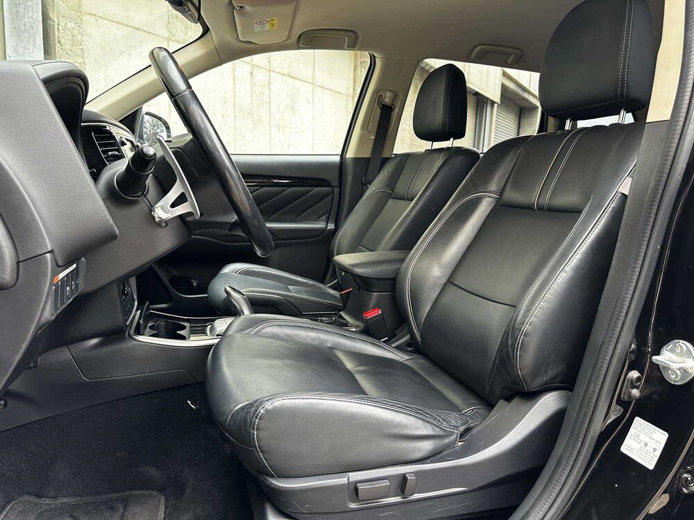 Mitsubishi Outlander 2.0 PHEV Instyle CWO GGP21 203pk 2015 (Origineel-NL) Plug-In Hybrid, HG-301-Z